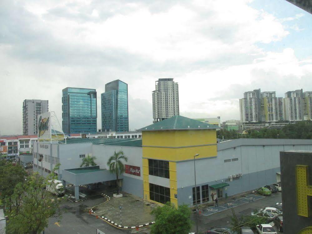 Hotel 99 Bandar Puteri Puchong Eksteriør billede